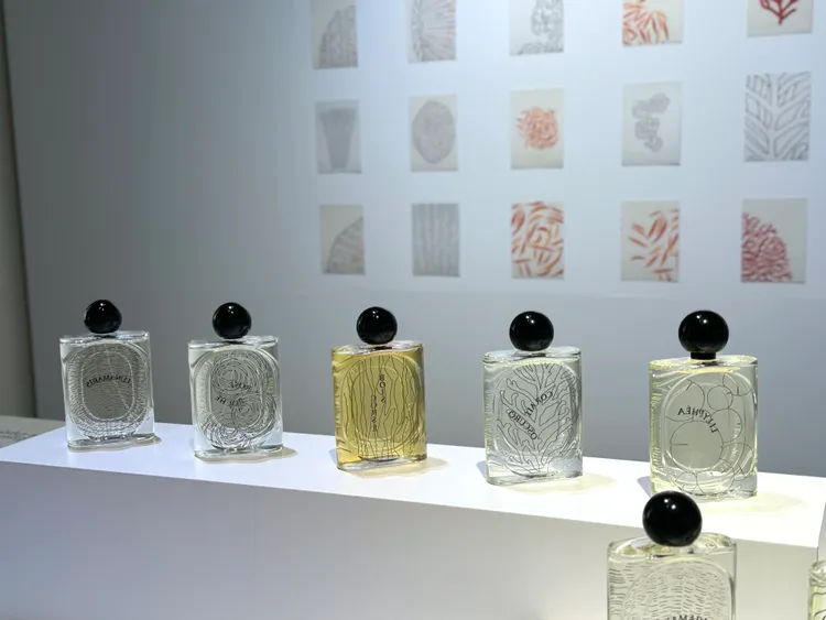 Diptyque Les Essences de Diptyque系列淡香精，瓶身背面有別緻的插畫設計，各100ml／1萬元。張家玲攝