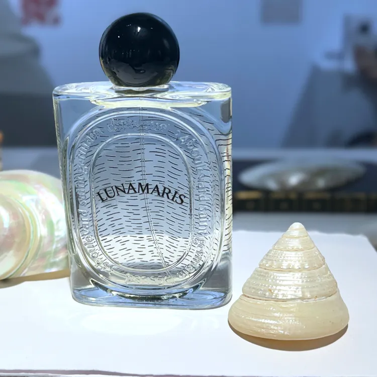 #潮汐月瑩（辛香琥珀調）。張家玲攝