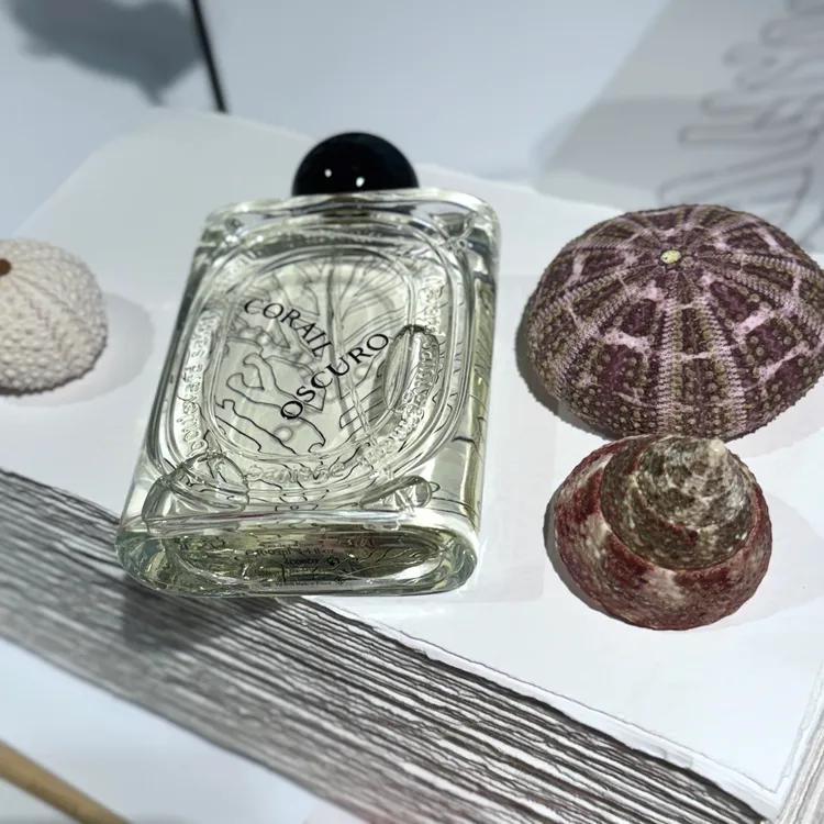 #幽影珊瑚（礦物花香調）。張家玲攝