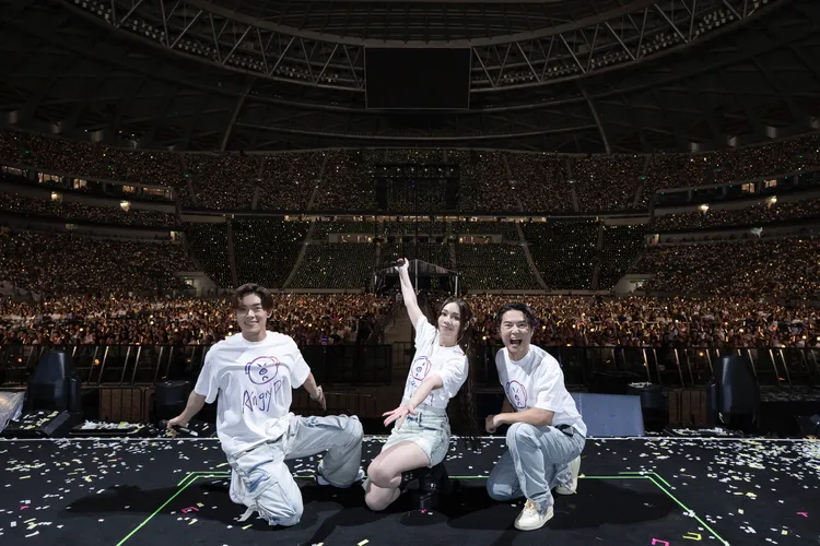 告五人與2.3萬名哈瓜點亮夜空。相信音樂提供