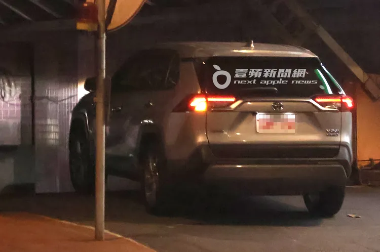 詹子萱凌晨工作結束，搭計程車返回新店的家。特勤中心攝