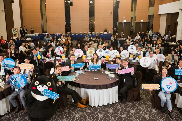 高雄觀光推廣會來賓大合照。觀光局提供