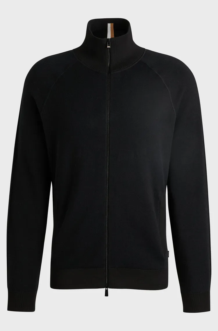 BOSS黑色針織外套，9900元。品牌提供