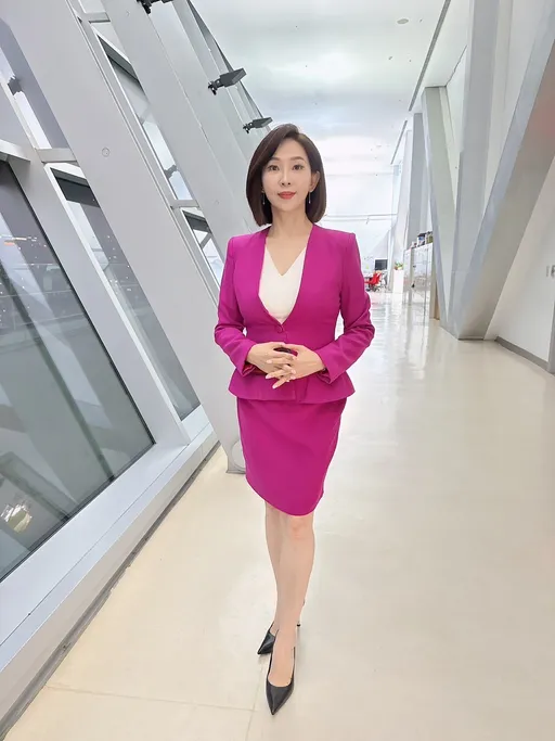 女主播踩7cm高跟鞋优雅背后的「职业伤害」 林靖芬爆汗操肌「2周修复」