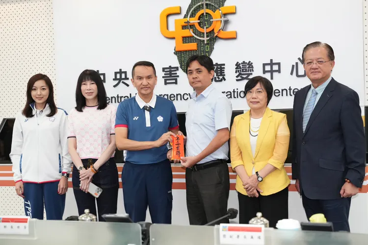 常如山捐贈慰勞金給0403花蓮地震中救災辛苦的特搜人員。彭欣偉攝