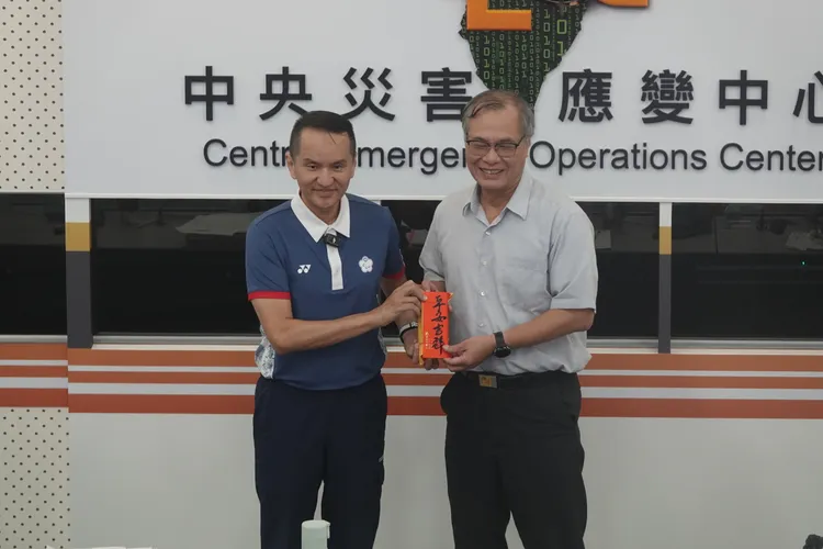 常如山捐贈慰勞金給0403花蓮地震中救災辛苦的特搜人員。江孟謙攝