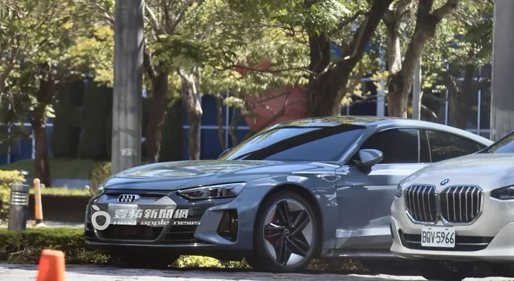 吳宗憲的新車「小老婆」，要價445萬元起的奧迪RS e-tron GT。特勤中心攝