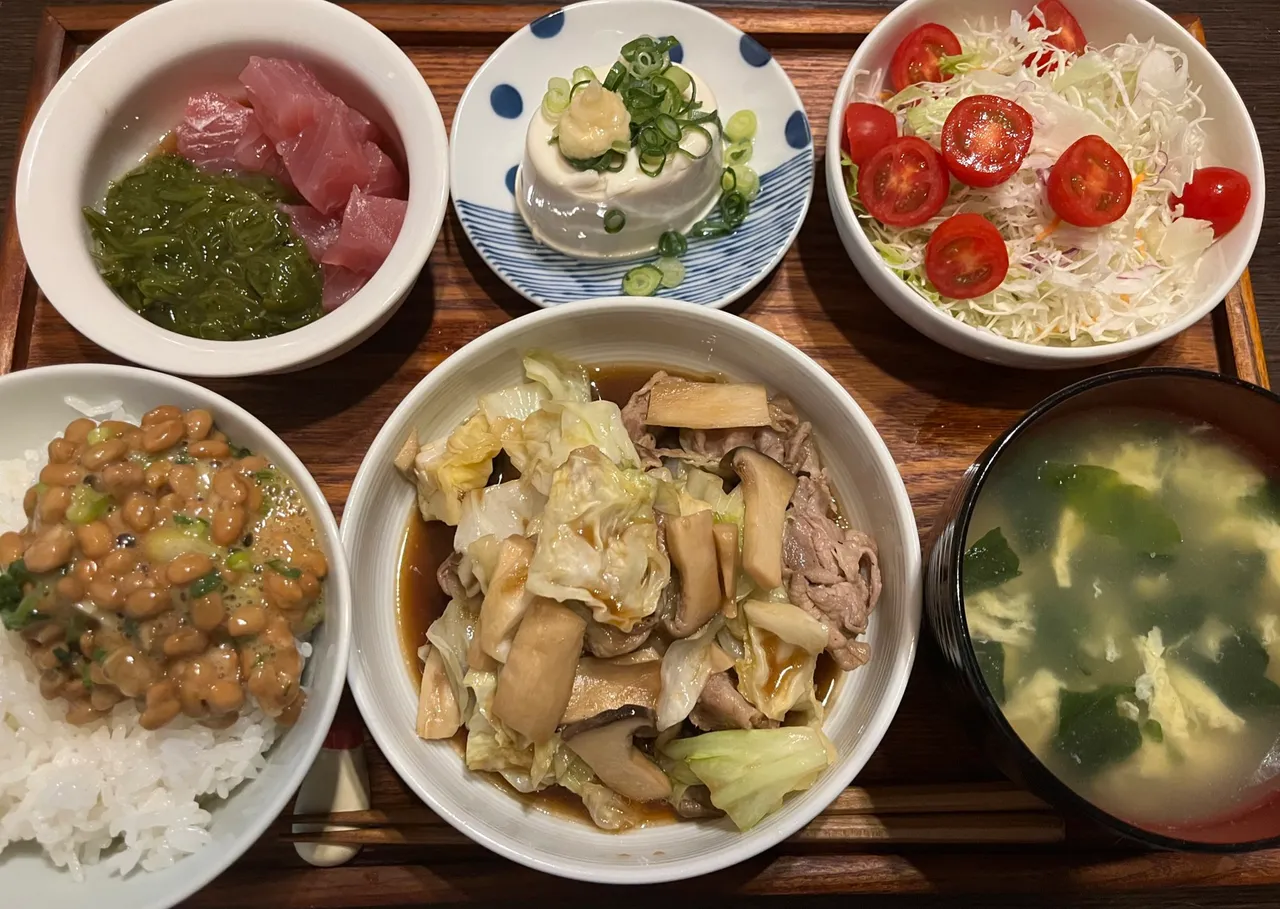 中餐館的餐點多樣性成為在市場存活的優勢。翻攝自X @Umameshi_y