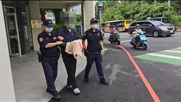 在行人穿越道上撞死女大生的施姓公車司機，被依過失致死罪送辦。民眾提供