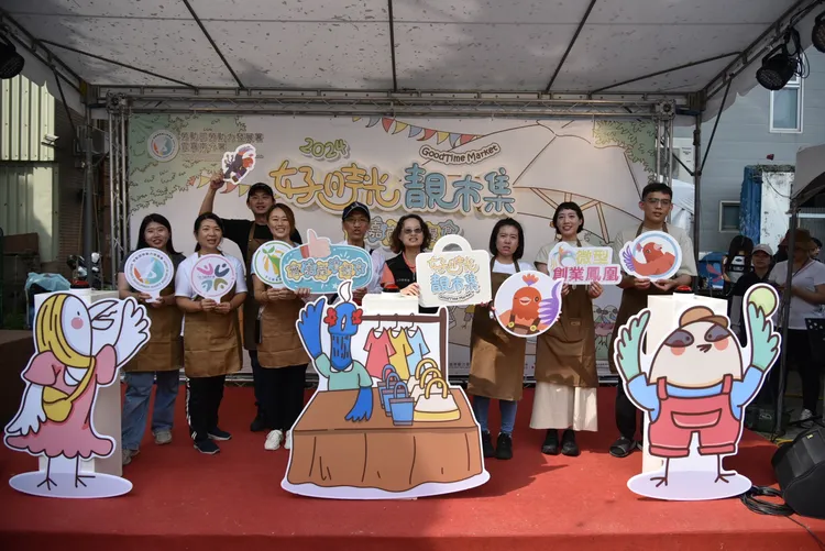 勞發署雲嘉南分署「好時光靚市集」今天熱鬧開市。分署提供