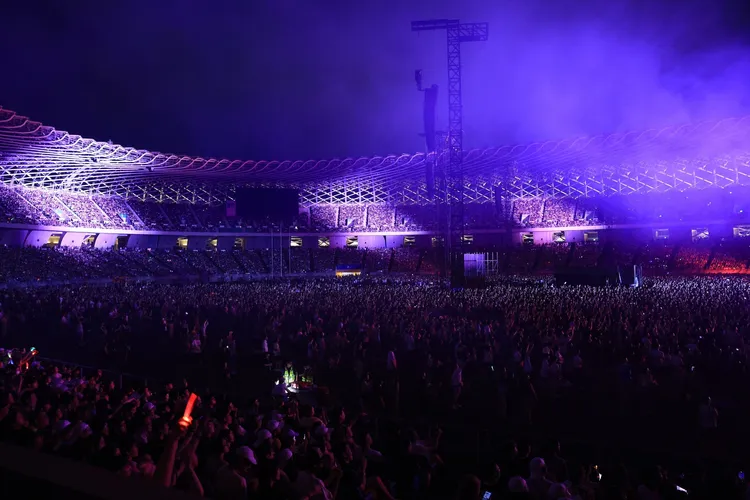 圖為「火星人」演唱會迎來8萬人潮場內情形。翻攝自陳其邁臉書