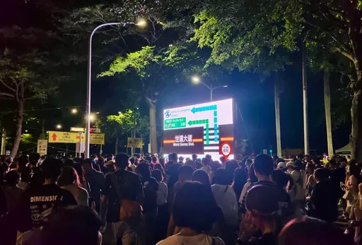高雄3場活動太熱鬧 捷運、夜市人潮擠爆!世運場館竟25分鐘清空