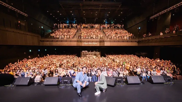二宮和也（右）、竹內涼真上周在Zepp New Taipei，與1100名粉絲同樂。大鴻藝術BIG ART提供