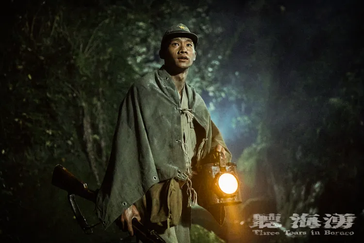 黃冠智在劇中帶領戰俘開鑿密道，並深入叢林探路。Hami Video提供