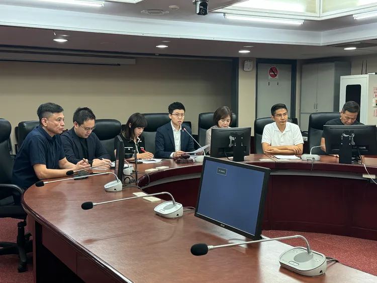 京華城調查小組認為容積獎勵對價性嚴重不足。記者張綵茜攝