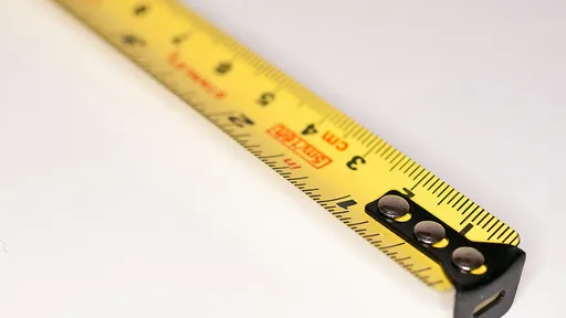 女主管不認上班嘿咻男部屬 揭露超精準「個人距離」令全網狂猜