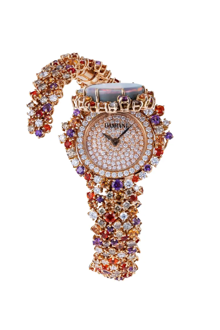 Mimosa Mystery Orange
含羞草18K玫瑰金蛋白石及紫水晶與鑽石高級珠寶神祕錶，主石為10.38克拉凸圓白色蛋白石，435萬元。品牌提供