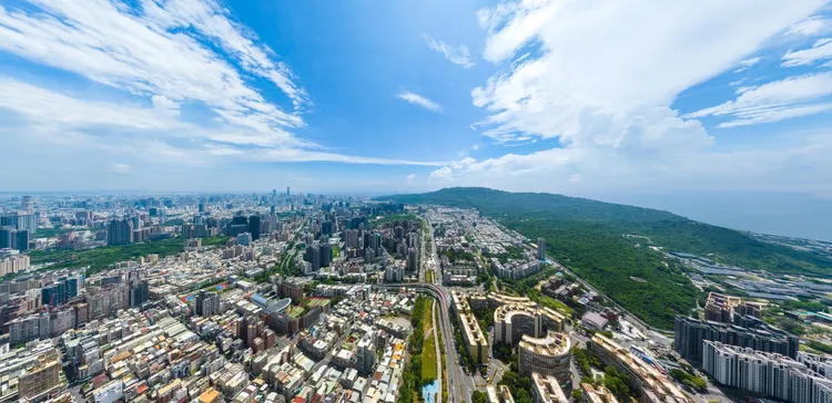 基地位於美術館精華地段，1808坪社區也是目前當區極罕見個案，產品具備獨特性。城揚提供