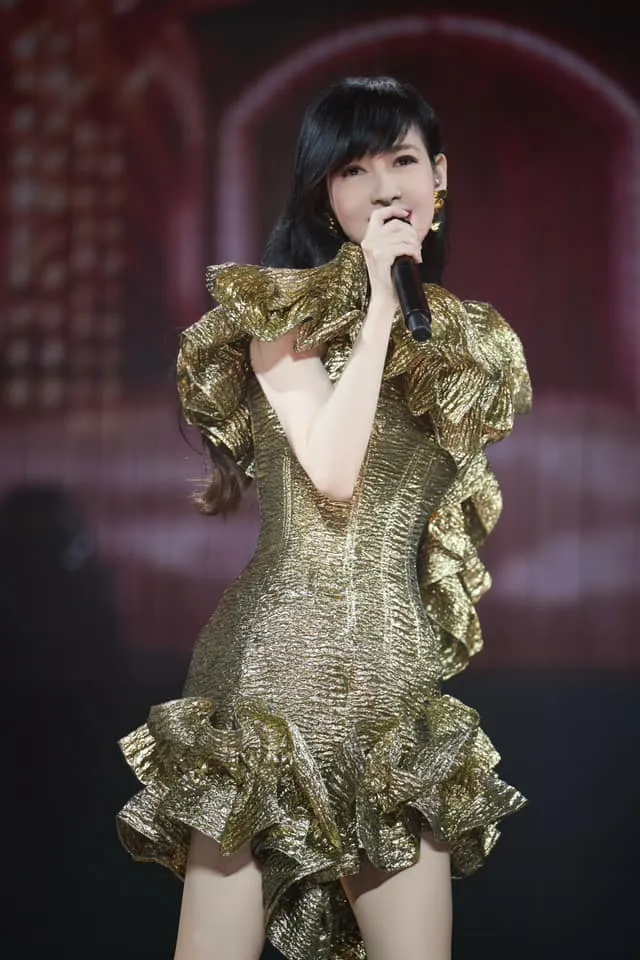 56歲周慧敏一直維持窈窕身材。翻攝周慧敏臉書