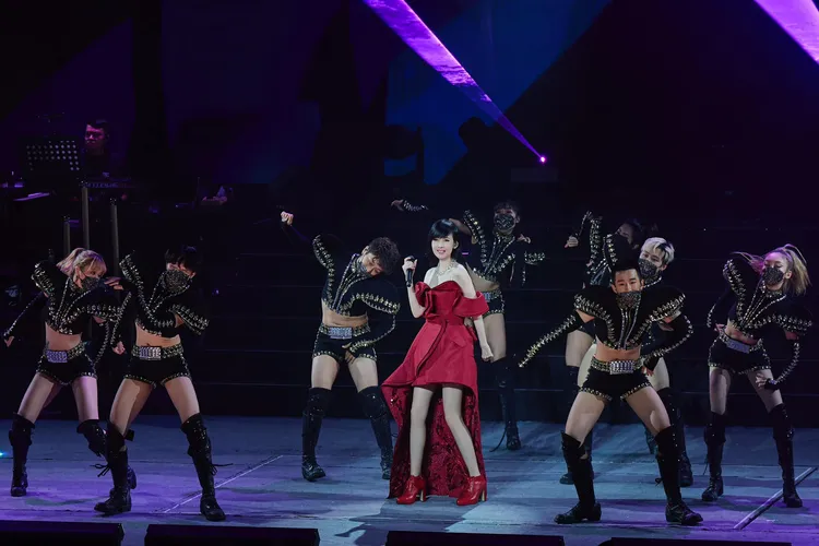 周慧敏載歌載舞。翻攝周慧敏臉書