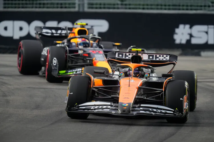 新加坡F1夜間大獎賽吸引大批賽車迷入境新加坡。美聯社