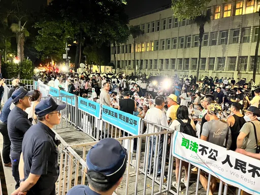 柯文哲今羈押庭!小草集結400警戒備 他們疾呼「別做這事」以免衝突升高
