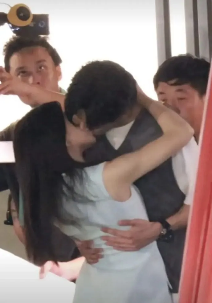 陳妍希與周柯宇吻戲來真的。翻攝娛聞蜀黍微博