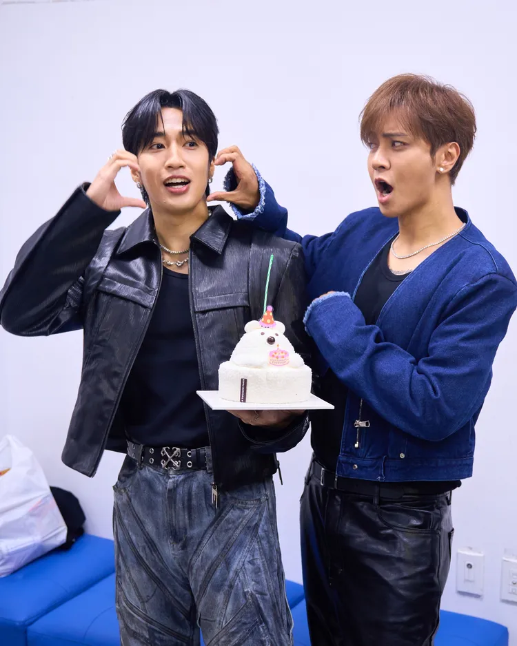 羅志祥端蛋糕為婁峻碩驚喜慶生。天空娛樂提供