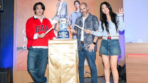 熊仔现身Gap趴庆双喜! 同框孙盛希齐变身美式大学生