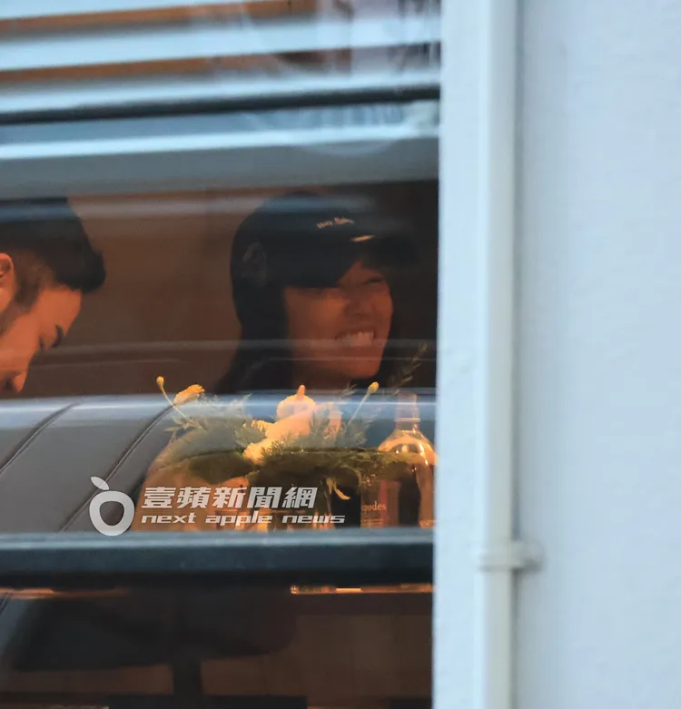 接著又開心笑著，當天看似心情不錯。特勤中心攝