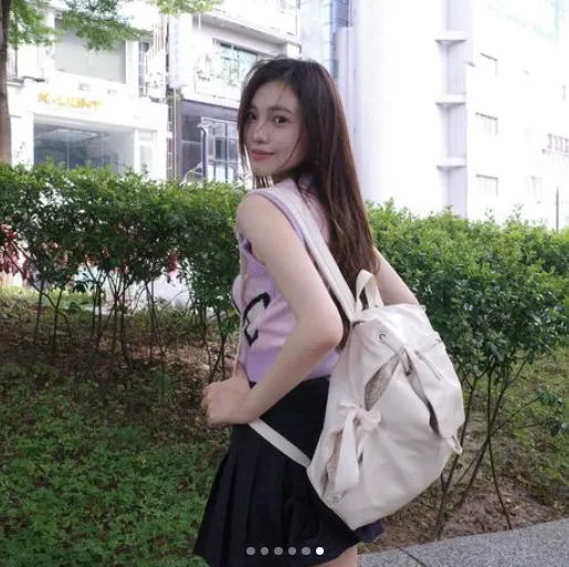 李紫嫣發文表示，星期四的孩子注定要遠行。翻攝李紫嫣IG