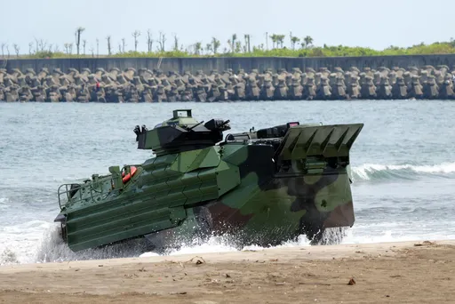 中颱山陀兒來襲！國軍集結1.5萬兵力防備、AAV7兩棲突擊車待命