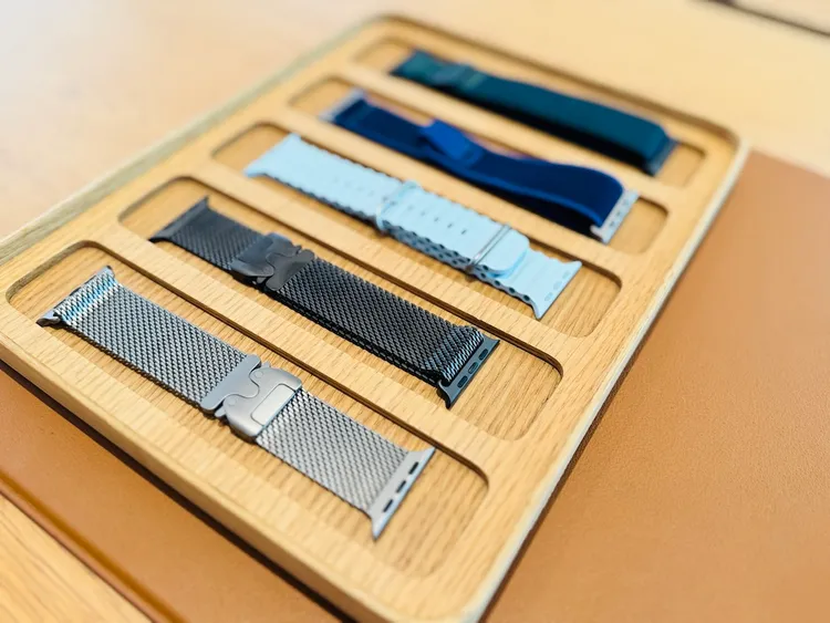 蘋果也為Apple Watch Ultra 2帶來全新的鈦金屬米蘭式錶環。趙筱文 攝