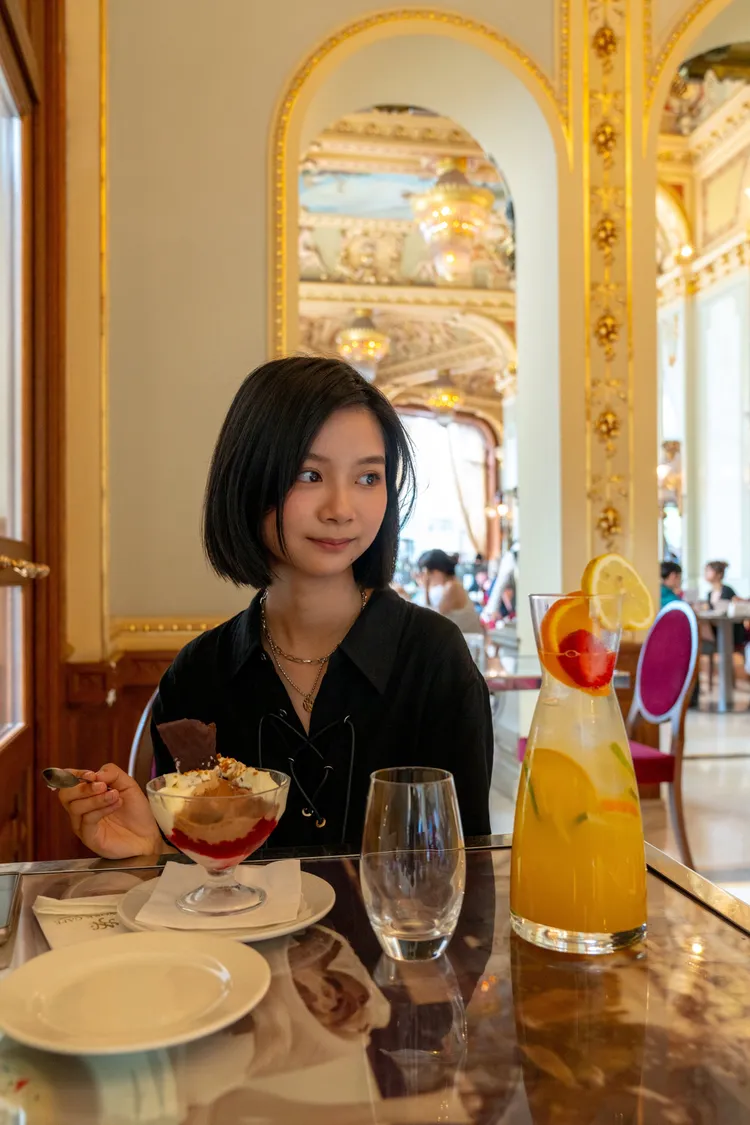 于卉喬享用歐洲當地美食。光意娛樂提供