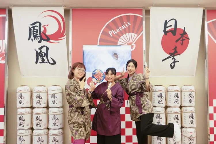 日本季期間可穿著日式浴衣到打卡牆拍照。礁溪長榮鳳凰提供