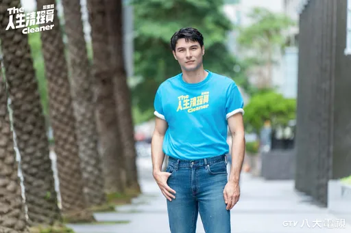 鳳小岳見日本搖滾天王變迷弟 直球出擊要聯絡方式