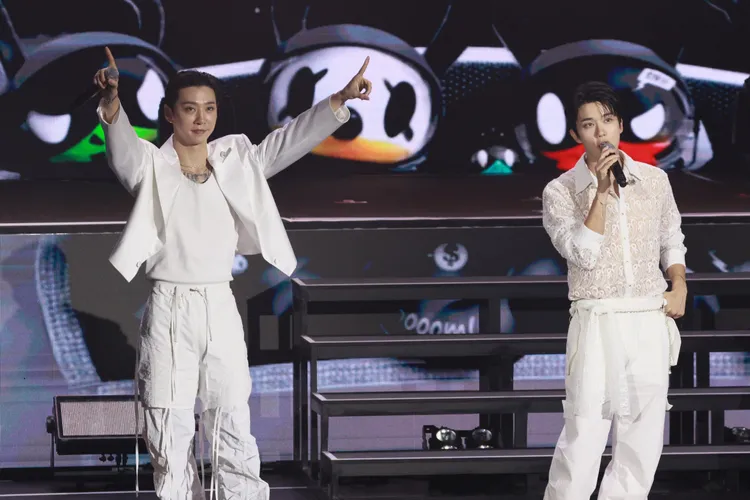 方容國（左）、劉永才看起來心情很好。彭欣偉攝