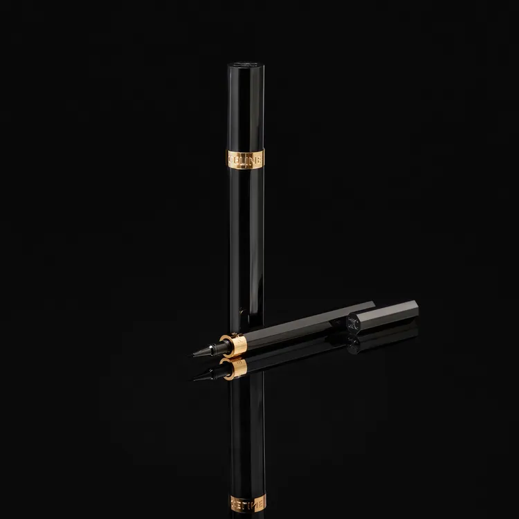 CELINE睫毛膏&眼線筆。品牌提供