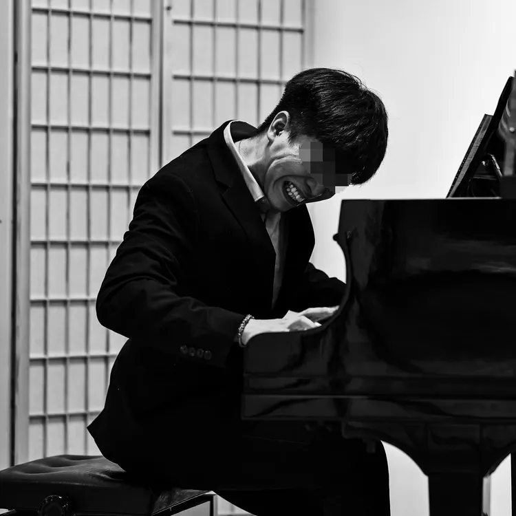 楊姓鋼琴家遭遇令人不捨。翻攝楊男臉書