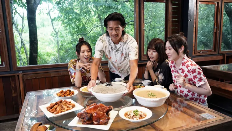 關子嶺桶仔雞山產美食。南市觀旅局提供