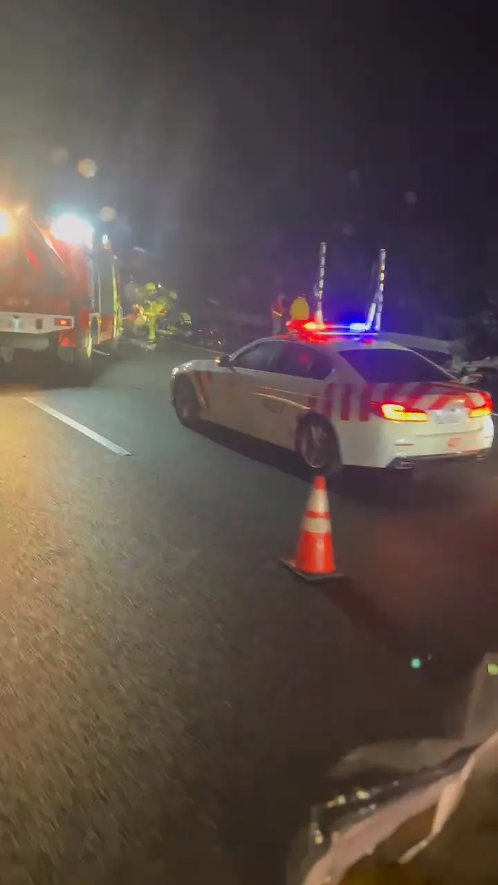 現場共有3人沒有生命跡象。翻攝「記者爆料網」