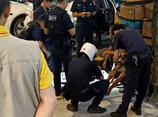 通緝犯拒檢踩油門衝撞警車　45歲男落網車上有槍毒