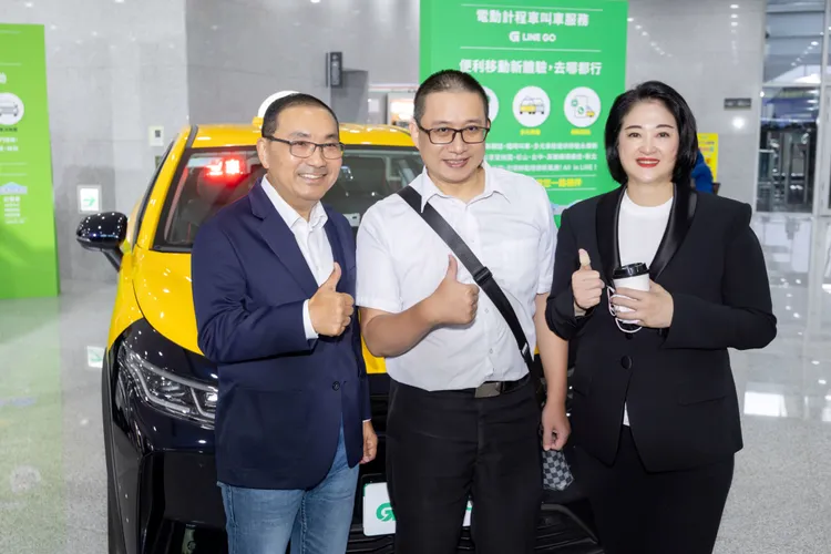 多元減碳計程⾞是由納智捷及格上租⾞攜⼿導入LUXGEN n⁷，整合資源串聯充電漫遊服務、電動⾞保修及原有燃油⾞收購等服務，⾃8⽉起招募司機，現正熱烈歡迎更多營業⽤⾞司機加入⾏列。業者提供