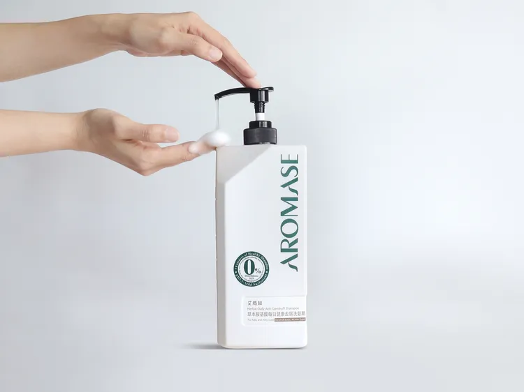 艾瑪絲草本胺基酸每日健康去屑洗髮精（好市多獨家限定），1000ml／449元。品牌提供