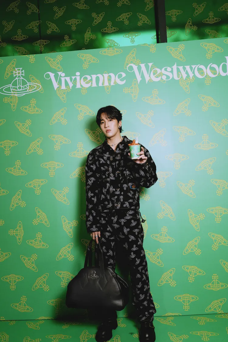 婁峻碩擔任Vivienne Westwood快閃店開幕嘉賓。品牌提供