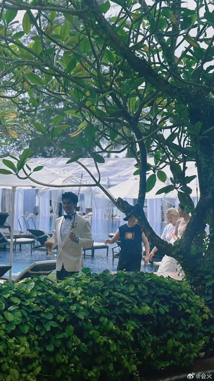 陳喬恩與老公彩排婚禮。翻攝會火微博