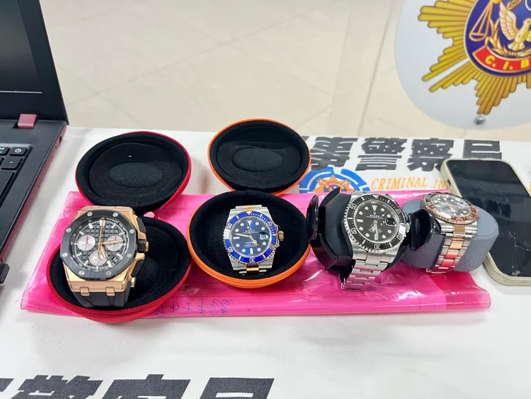 檢警查扣名表。警方提供