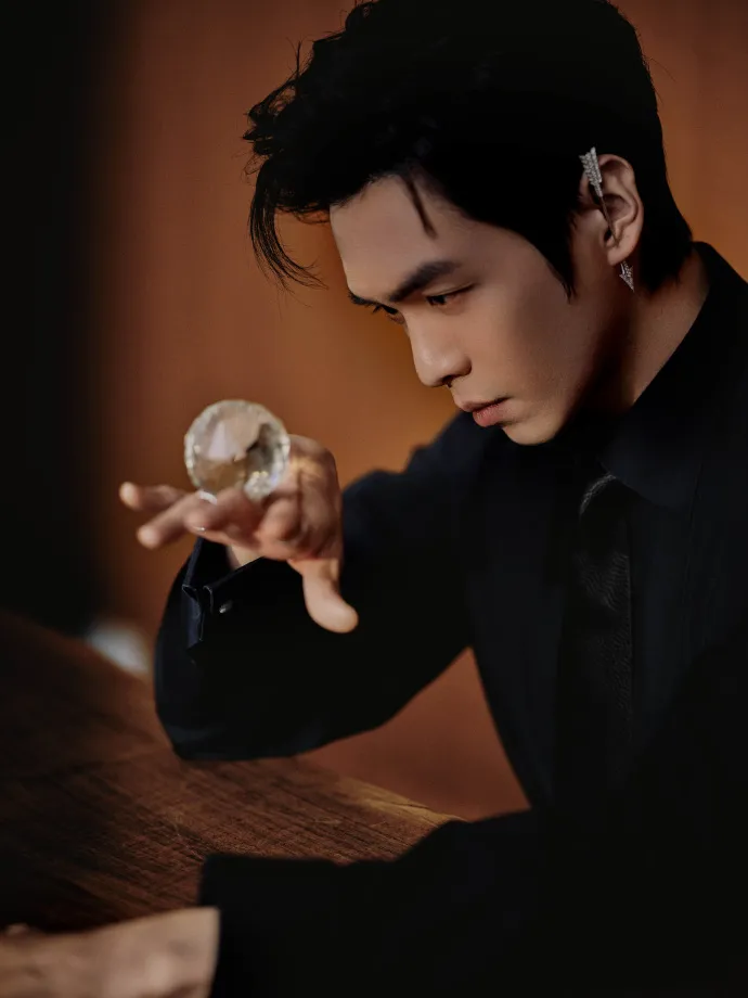 張若昀與時尚品牌BOUCHERON合作多年。翻攝張若昀Studio微博