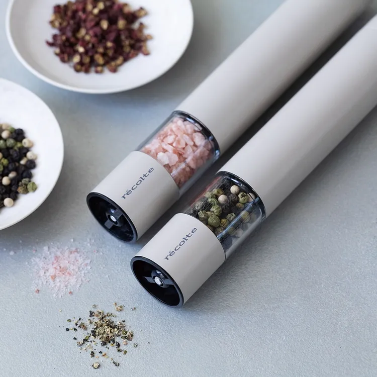 Recolte Salt & Pepper Mill Mini電動研磨器特價1380元 (售價1990元)。業者提供