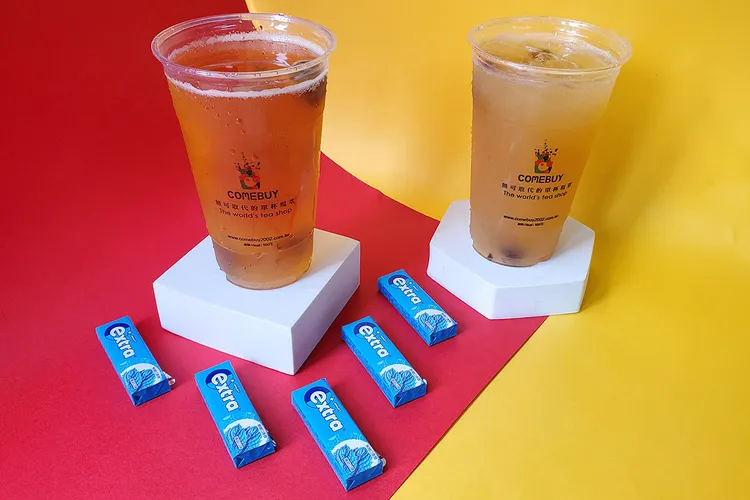 COMEBUY找尋學生氣息身份粉絲，購買話梅系列飲品即送一條extra無糖口香糖。業者提供